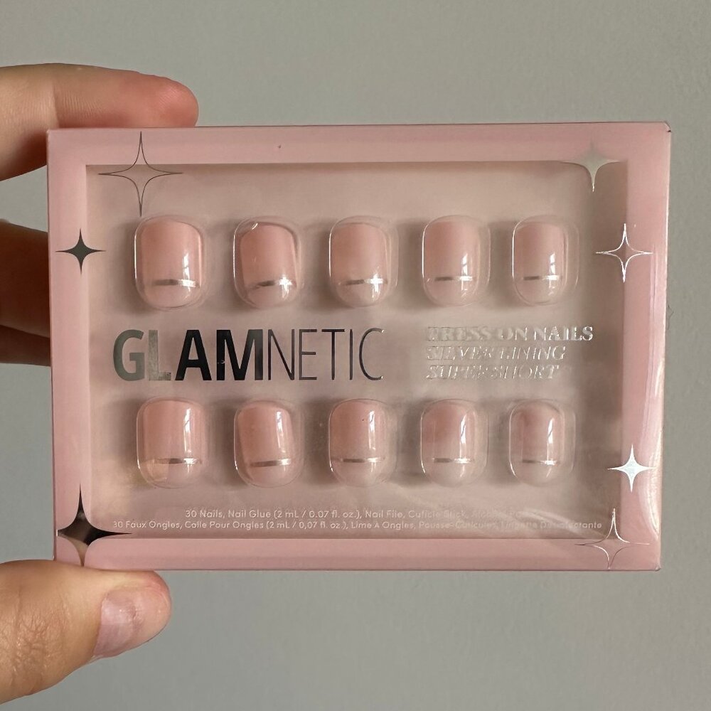 NEW (opened/no box) Glamnetic Press-On Nails in Silver Lining